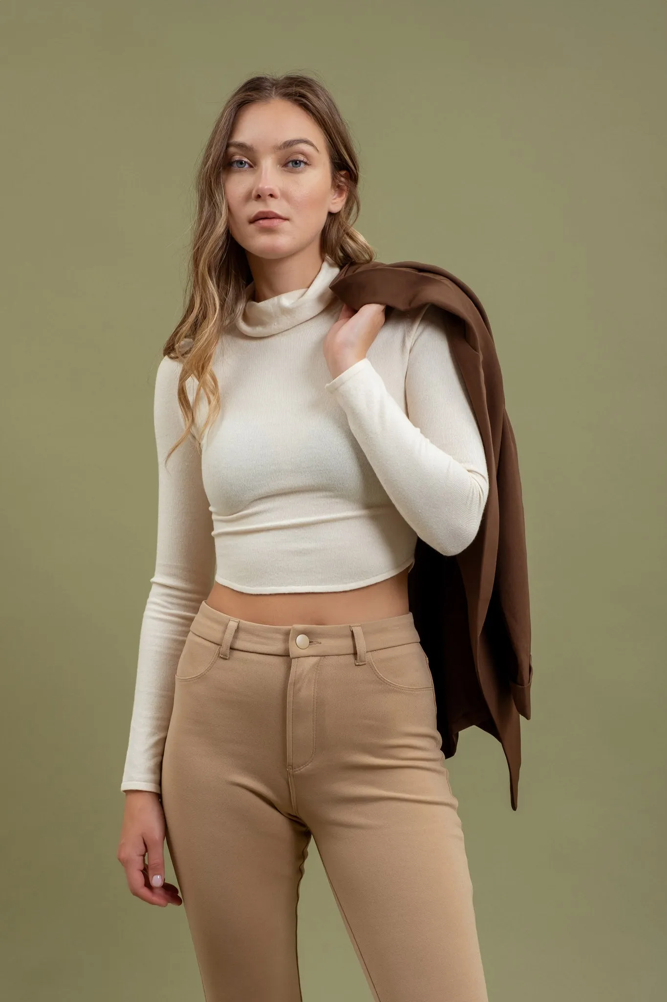 DRAPE TURTLENECK CROPPED KNIT SWEATER