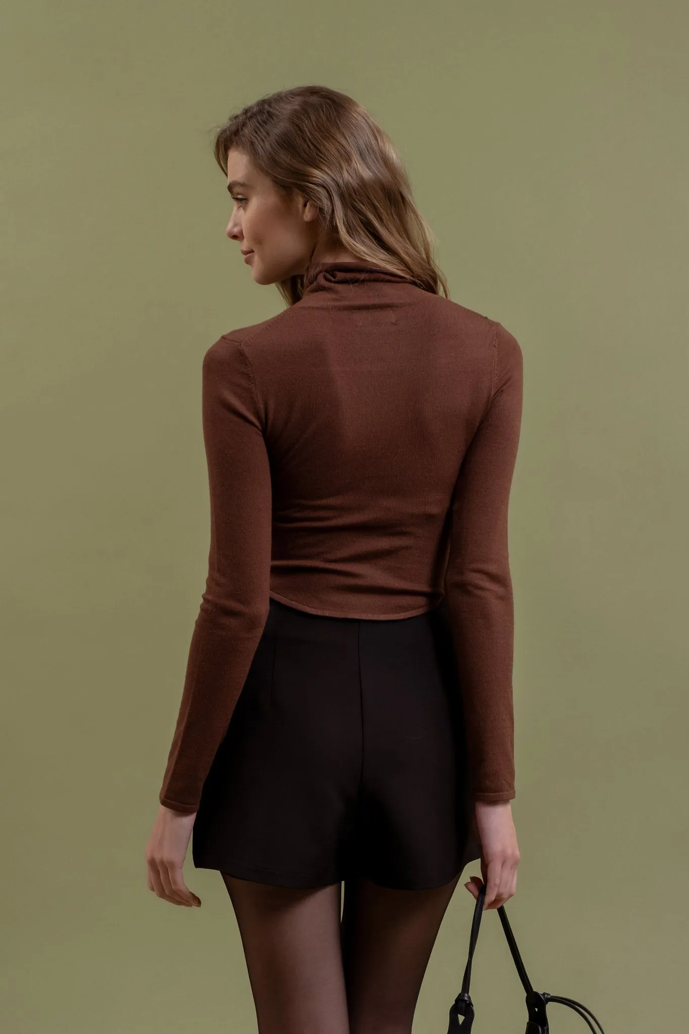 DRAPE TURTLENECK CROPPED KNIT SWEATER