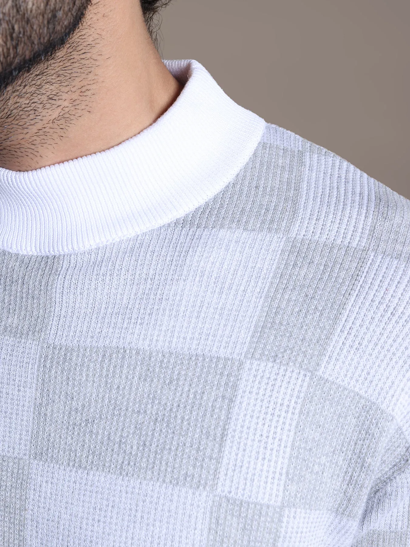 Knitted Light Grey Checkered Regular Fit Full Sleeve Casual Pullover