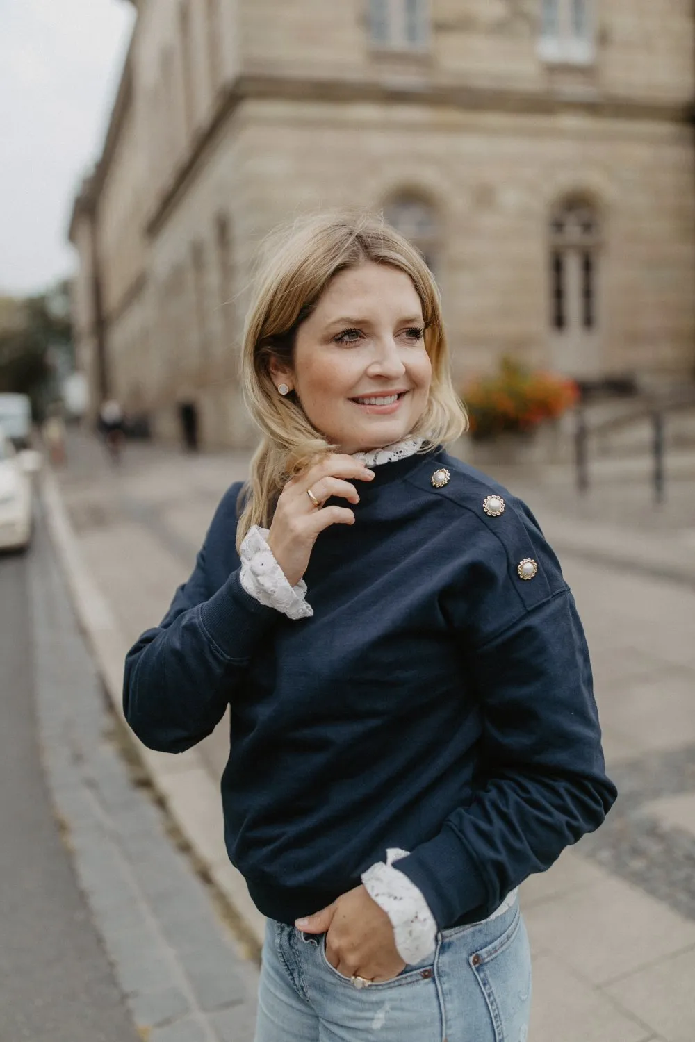 leevje by AM Sweater Azura mit Zierknöpfen 'navy'