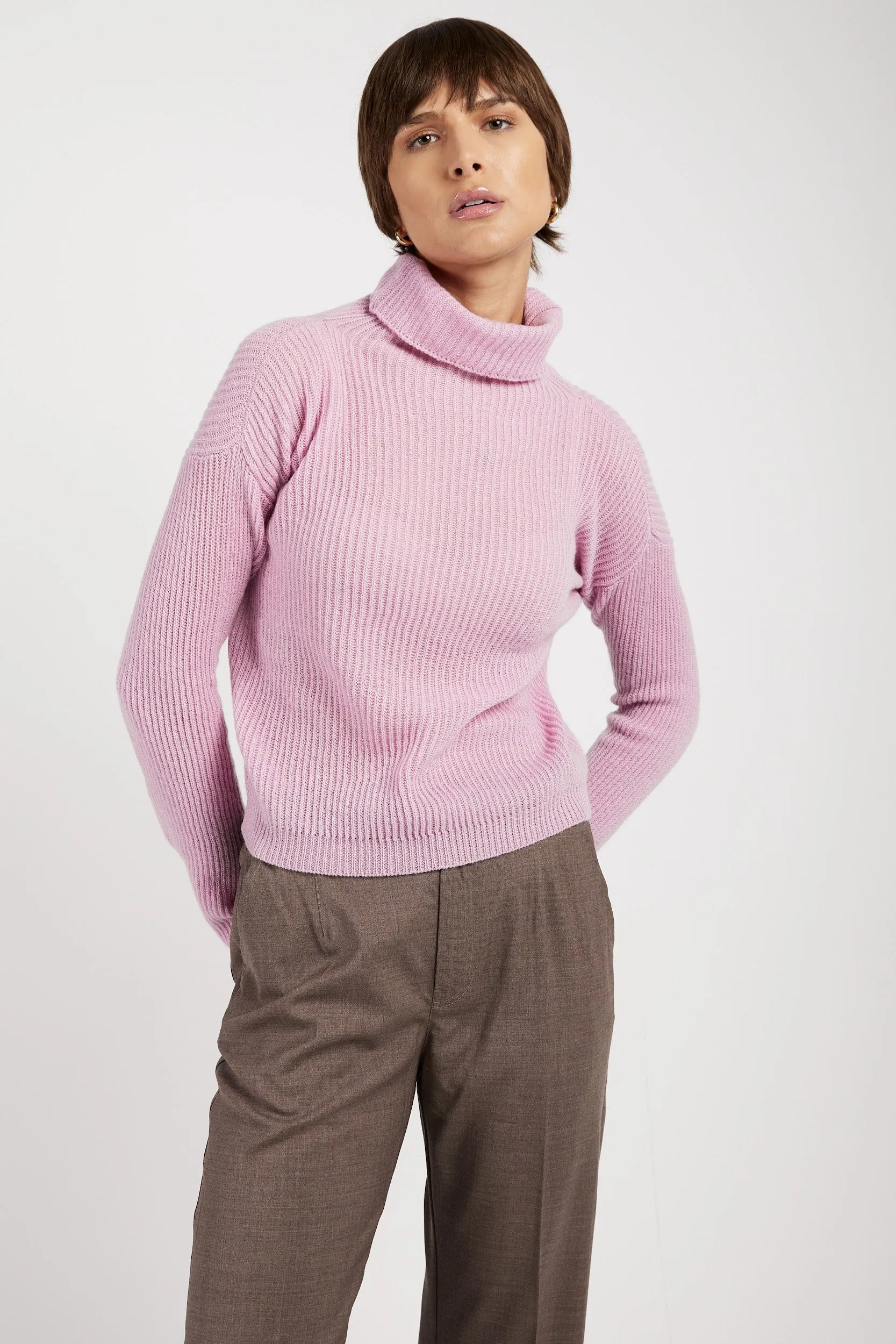 Light Cashmere Turtleneck Sweater in Rose