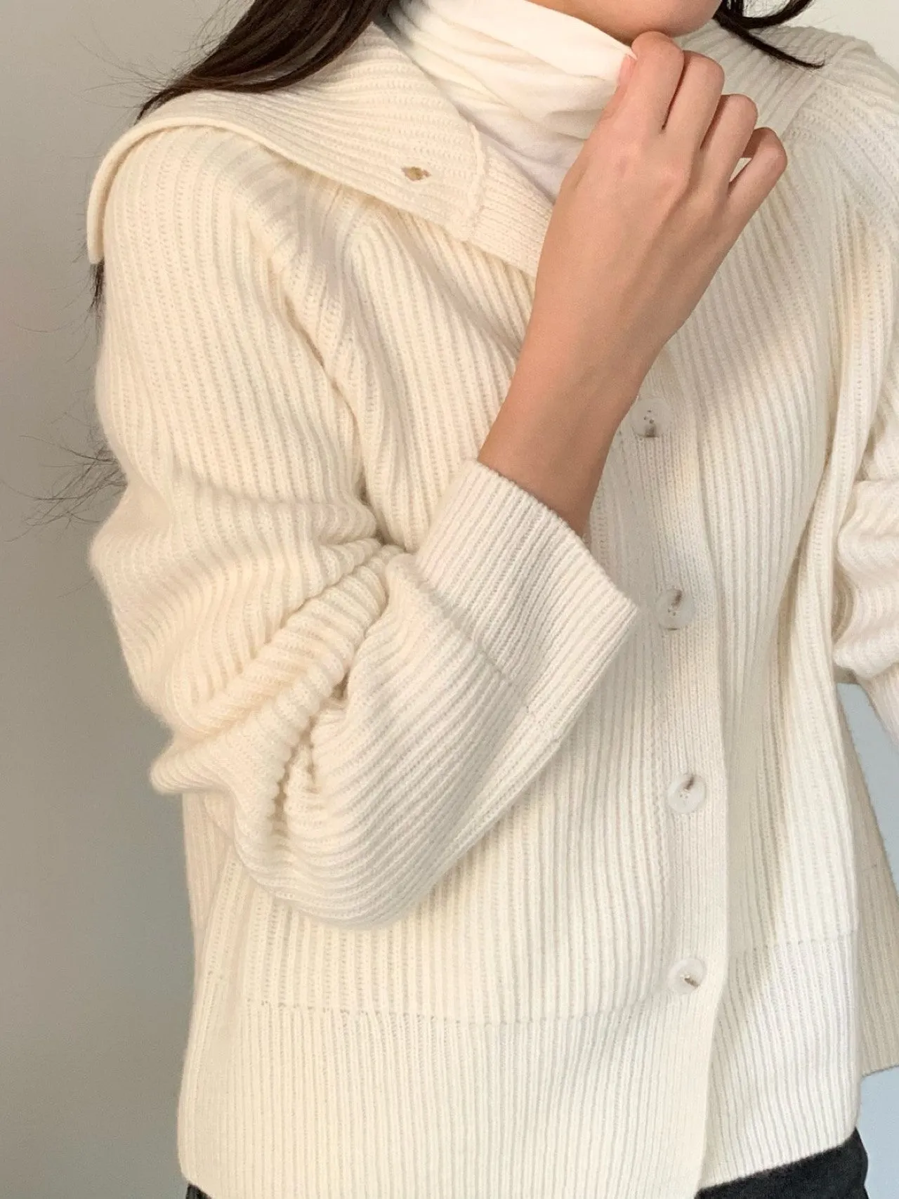 LOE COLLAR RIBBED KNIT CARDIGAN