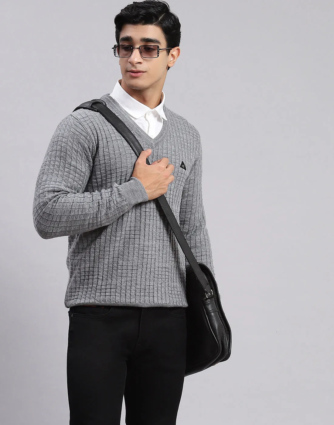 Men Grey Self Design V Neck Full Sleeve Sweaters/Pullovers