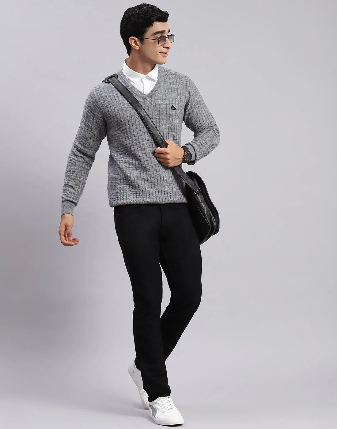 Men Grey Self Design V Neck Full Sleeve Sweaters/Pullovers