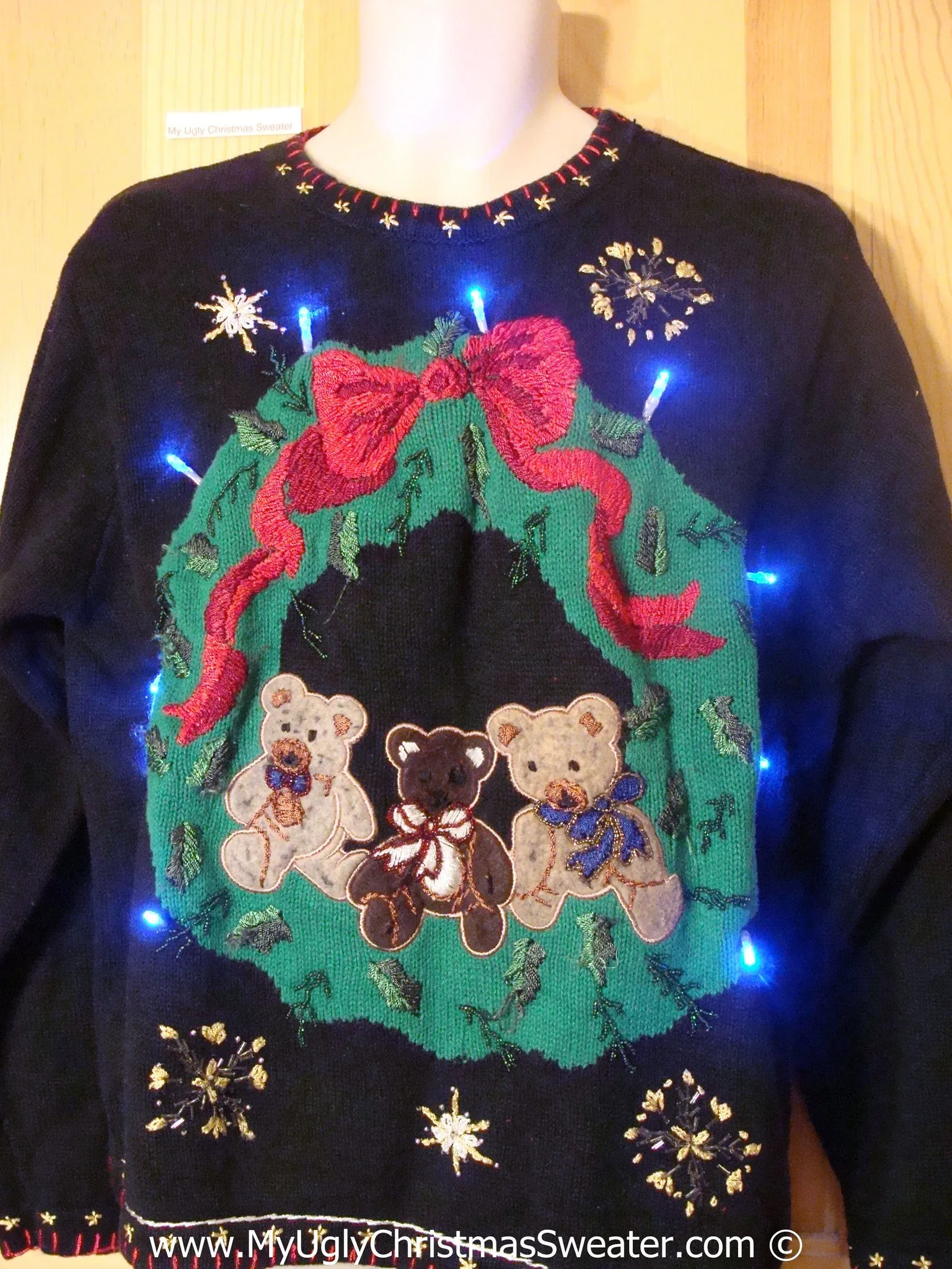 Tacky Xmas Sweater with Lights Wreath and Teddy Bears (g194)